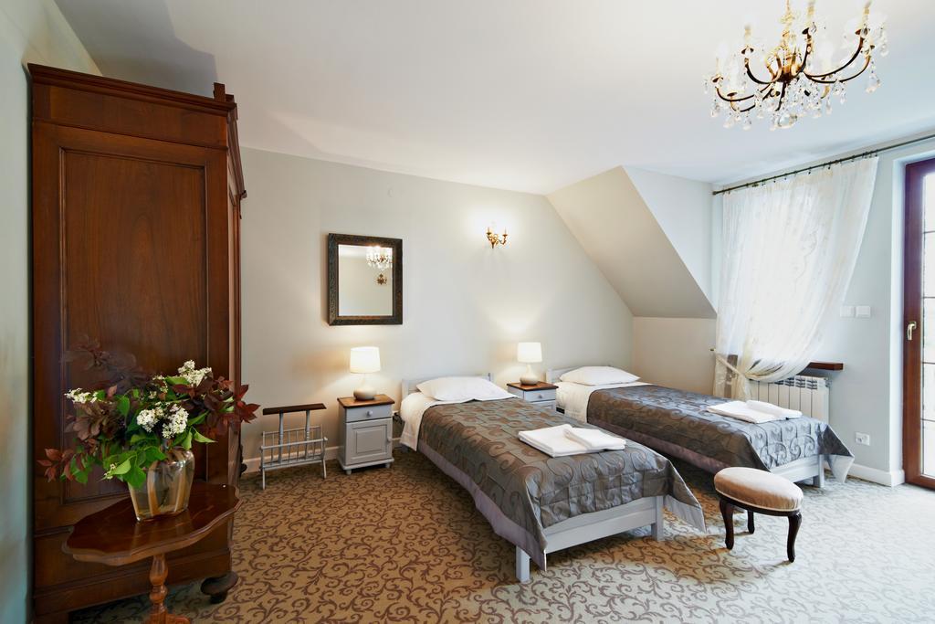 Bialki Dolne Dwor Osmolice Bed & Breakfast エクステリア 写真