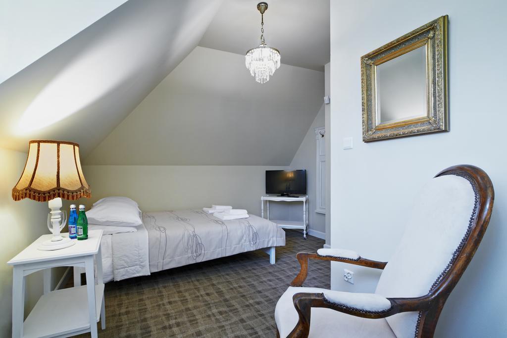 Bialki Dolne Dwor Osmolice Bed & Breakfast エクステリア 写真