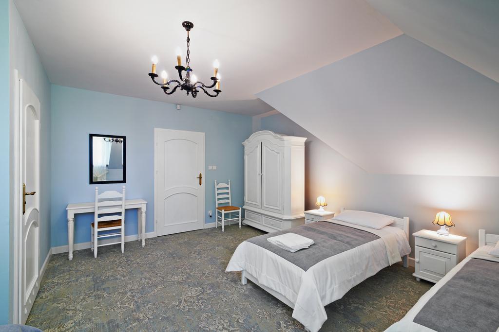 Bialki Dolne Dwor Osmolice Bed & Breakfast エクステリア 写真