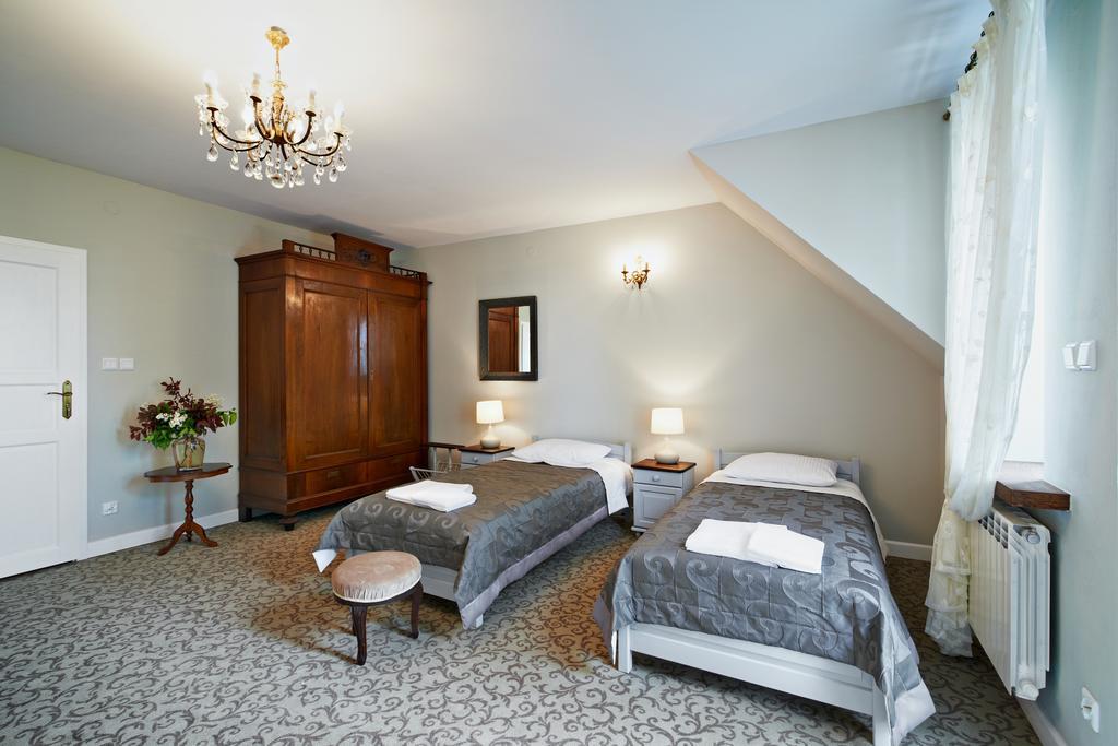 Bialki Dolne Dwor Osmolice Bed & Breakfast エクステリア 写真
