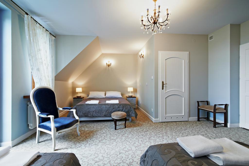 Bialki Dolne Dwor Osmolice Bed & Breakfast エクステリア 写真