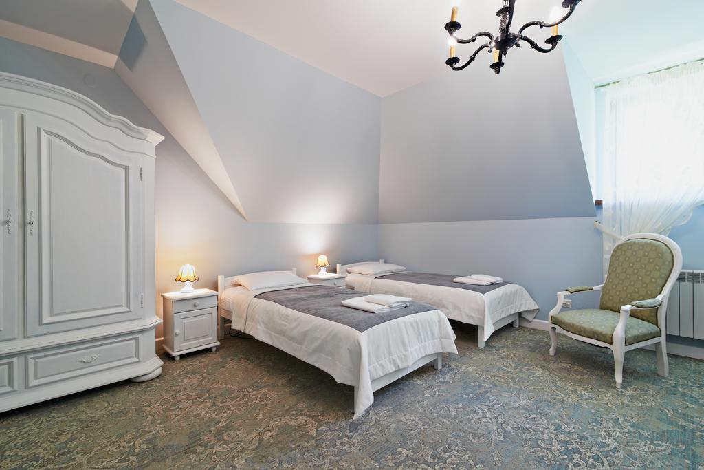 Bialki Dolne Dwor Osmolice Bed & Breakfast エクステリア 写真