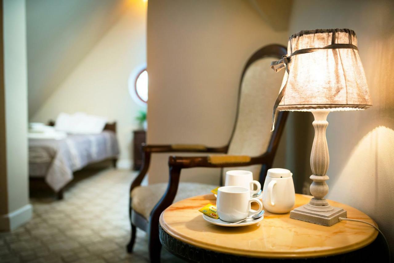 Bialki Dolne Dwor Osmolice Bed & Breakfast エクステリア 写真