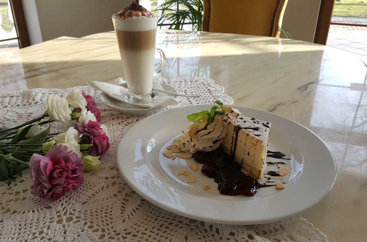 Bialki Dolne Dwor Osmolice Bed & Breakfast エクステリア 写真