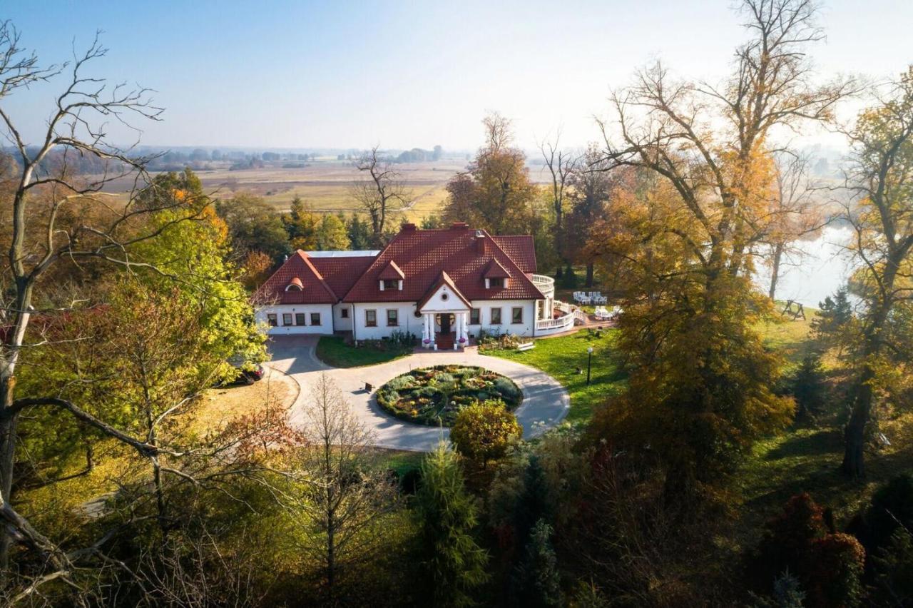 Bialki Dolne Dwor Osmolice Bed & Breakfast エクステリア 写真